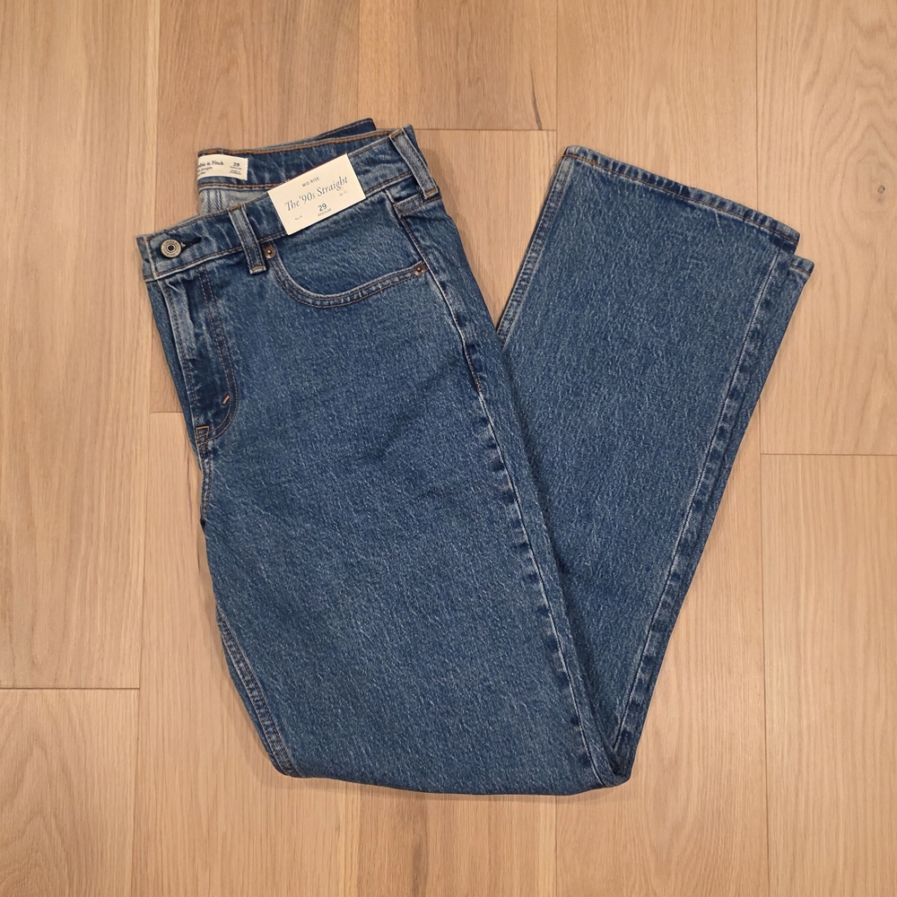 NWT - Abercrombie & Fitch Mid Rise '90s Straight Jeans in Blue